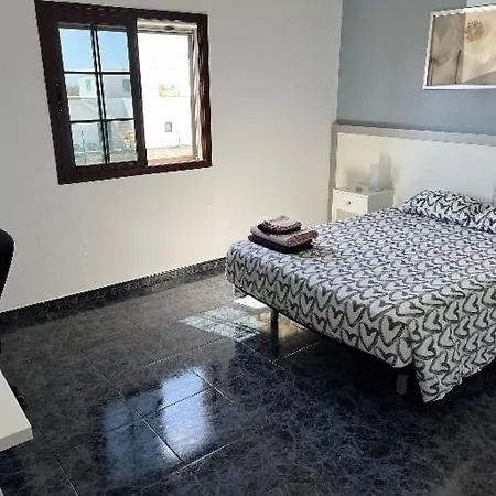 Πανσιόν Sunset House *